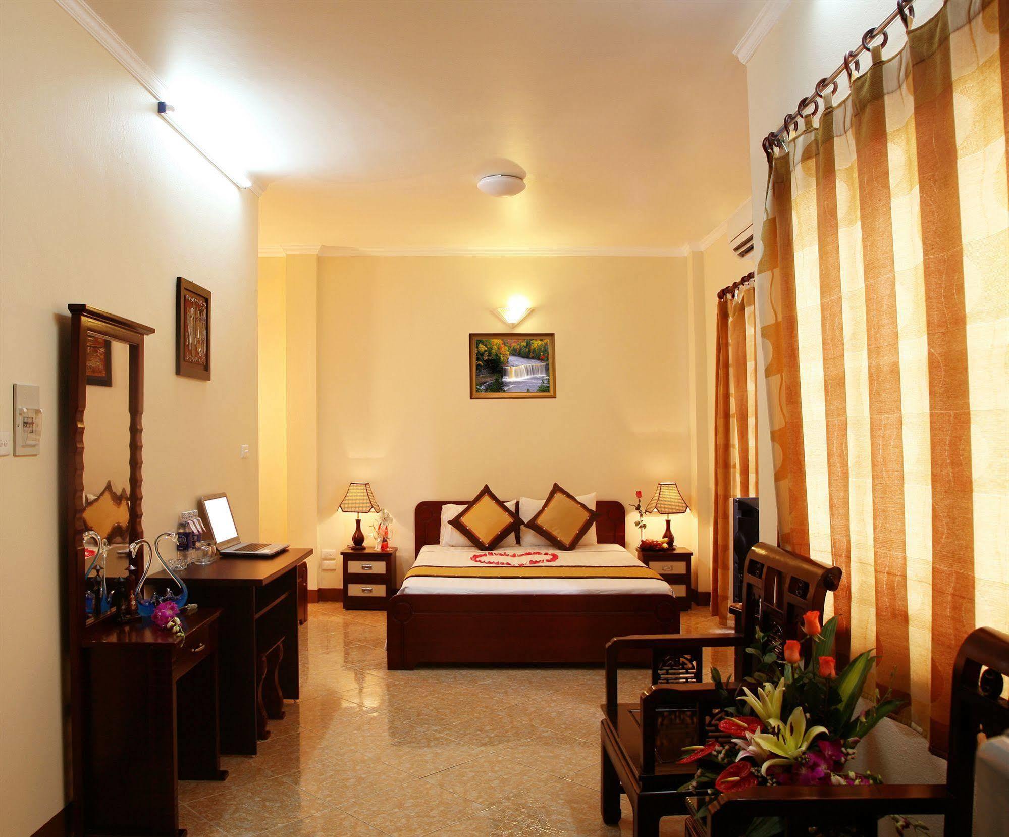 Royal Holiday Hanoi Hotel Exterior photo
